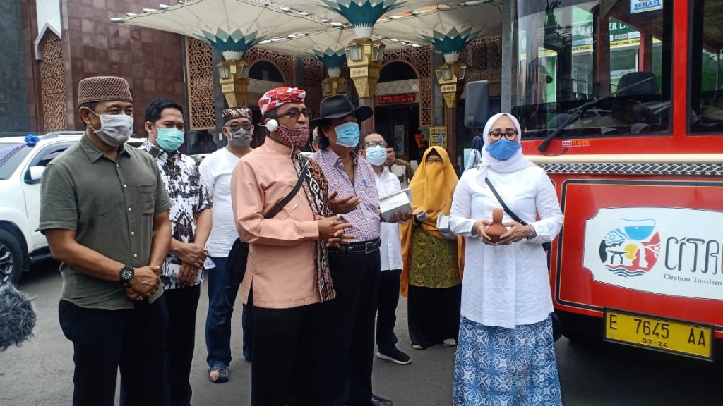 Cirebon Kembangkan Wisata Masjid Kuno